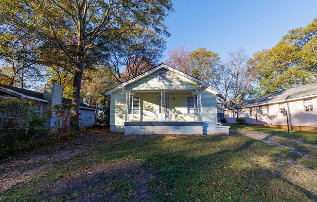 Quaint 2/1 McCalla Home