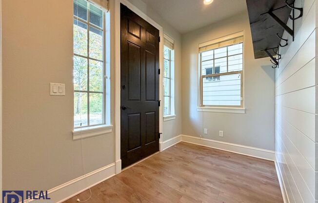 MOVE-IN SPECIAL! | King City 3BR/2.5BA Home - Garage & Green Space Views