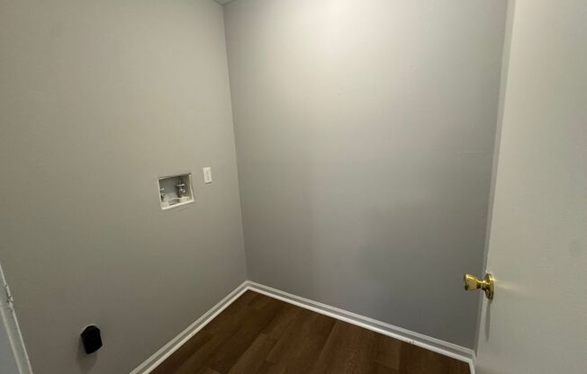 2 beds, 1 bath, 864 sqft, $750, Unit F46