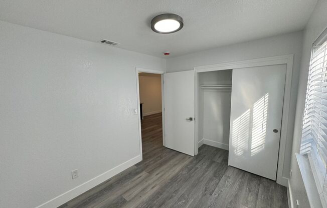 2 beds, 1 bath, 700 sqft, $1,500, Unit 12