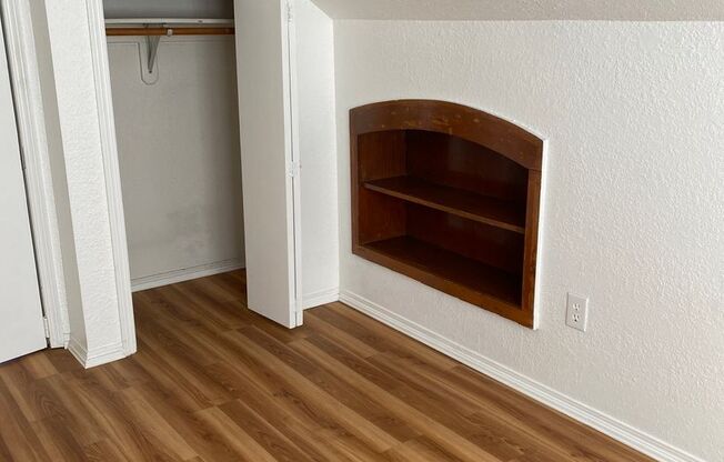 4 beds, 1 bath, $1,200, Unit 11202 (Upper)