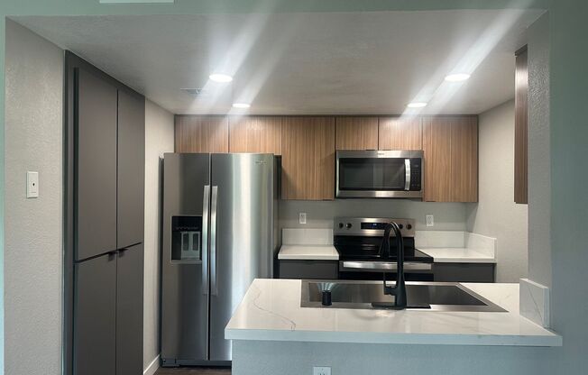 2 beds, 2 baths, 986 sqft, $2,795, Unit 339