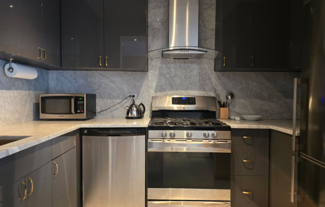 27 E 65 ST