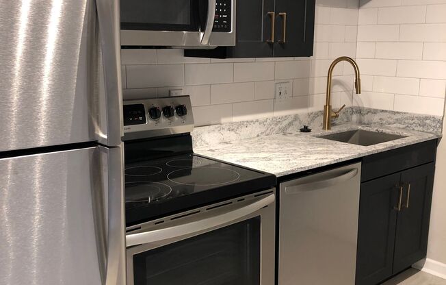 1 bed, 1 bath, 578 sqft, $1,295, Unit 432
