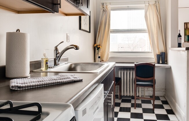 1 bed, 1 bath, $1,095, Unit 38