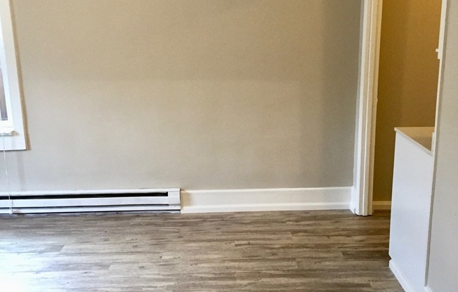 Studio, 1 bath, 264 sqft, $950, Unit 4