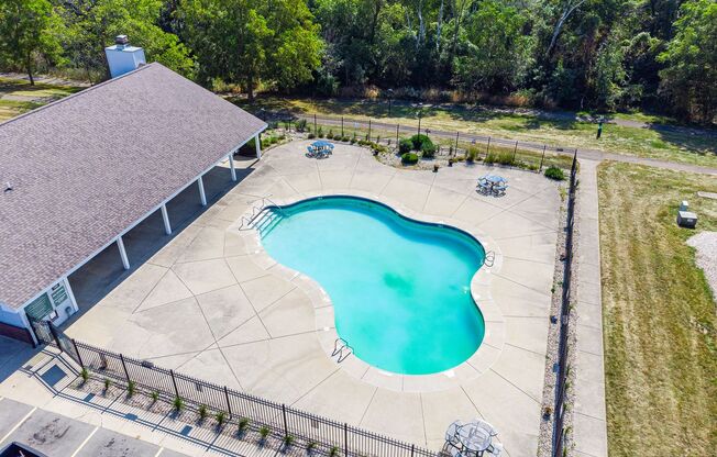 2 beds, 1 bath, 850 sqft, $1,249, Unit DD202