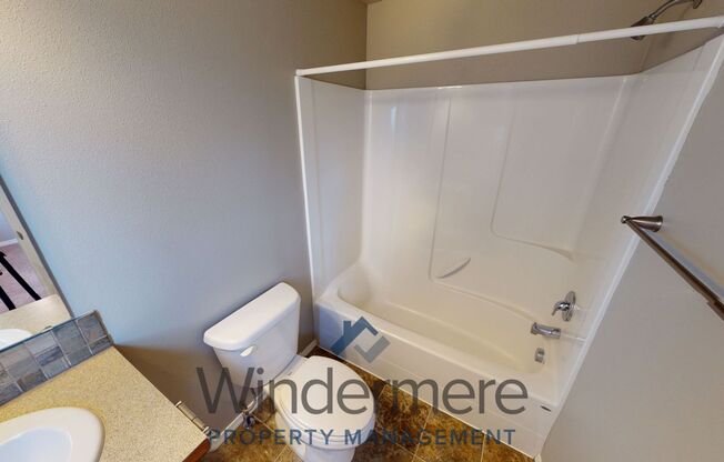 3 beds, 2 baths, 1,064 sqft, $1,695, Unit chin240-1