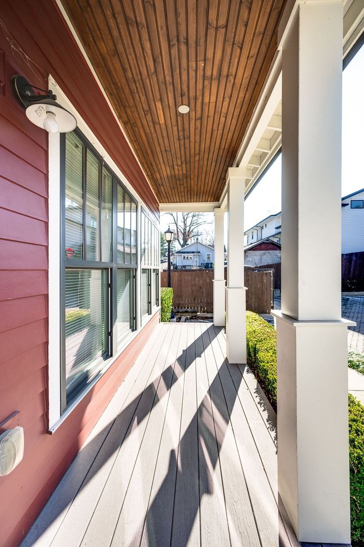 Great 3BE/2.5BA cottage home in popular Richland Station!