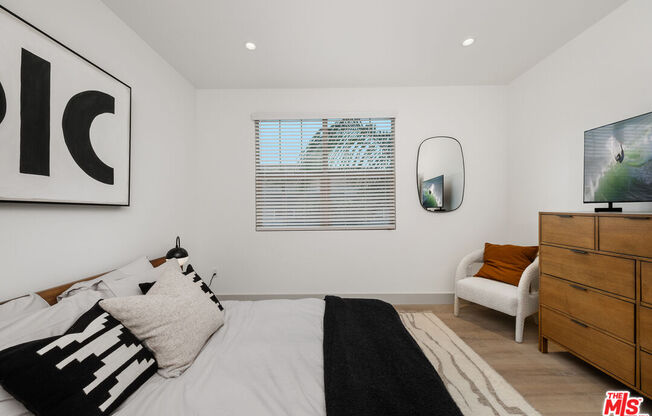 2 beds, 2 baths, 1,160 sqft, $5,395, Unit 107