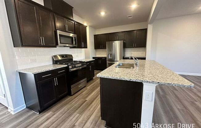 5043 ARKOSE DR