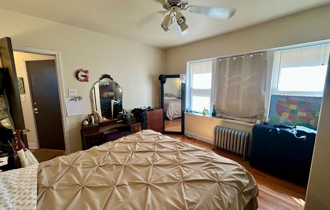 2 beds, 1 bath, 750 sqft, $1,600, Unit 4411-1B