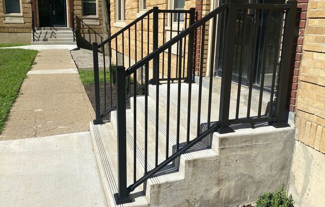 Renovated Two Bedroom Apts (Heat/Water/Sewer Included)