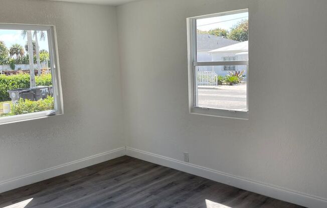 2 beds, 1 bath, $2,300