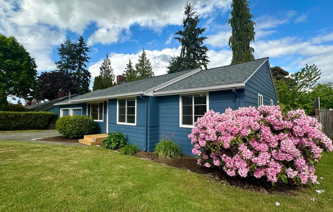 3bd/1.5ba Shoreline Home