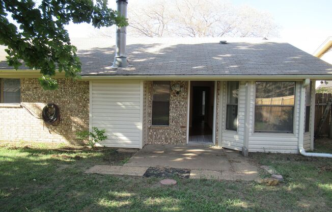 3 beds, 2 baths, $1,850