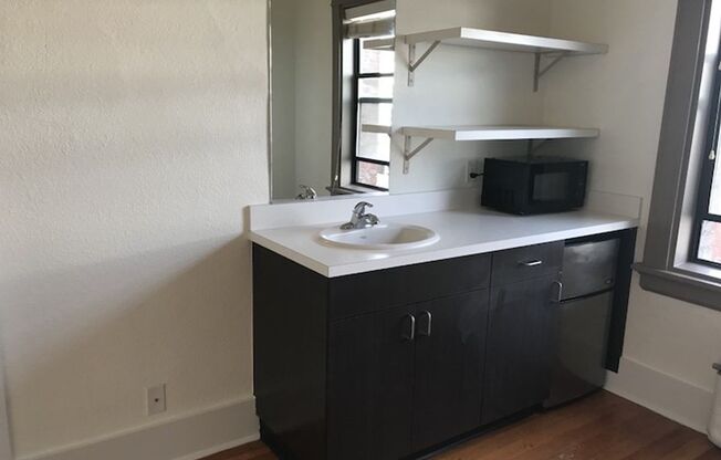 Studio, 1 bath, 125 sqft, $845