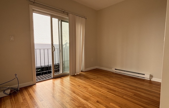 4 beds, 1 bath, $3,700, Unit 1