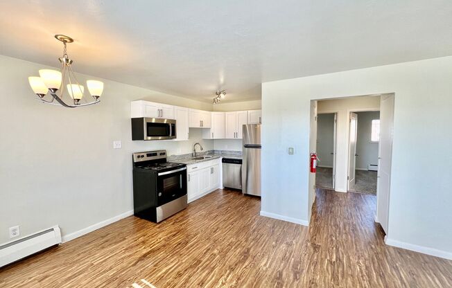 Amazing 2-Bedroom 1-Bathroom Apartment Near Sloan's Lake