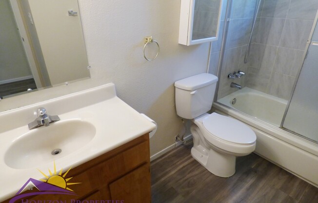 2 beds, 1 bath, 800 sqft, $1,350