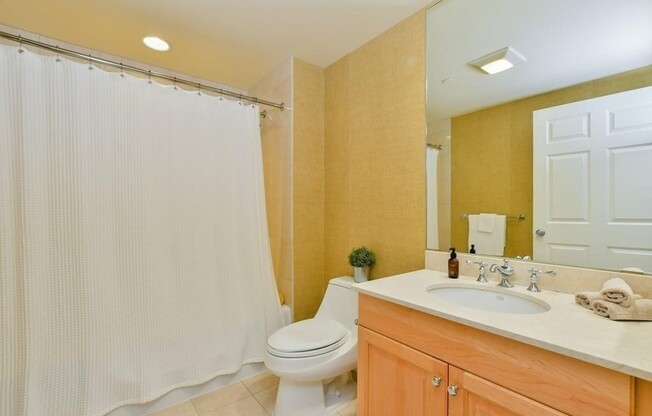 3 beds, 2.5 baths, 1,737 sqft, $6,800, Unit 310