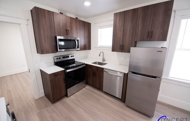 1 bed, 1 bath, 465 sqft, $1,249, Unit 13