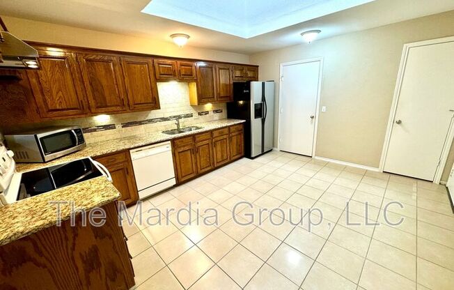 1205 UNIVERSITY DR