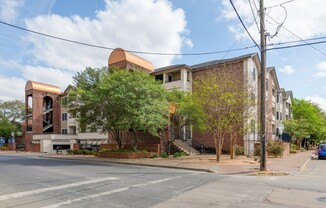 UT PRE-LEASE: Large 3 bed/2 bath Centennial Condos unit. Just steps from UT Campus!