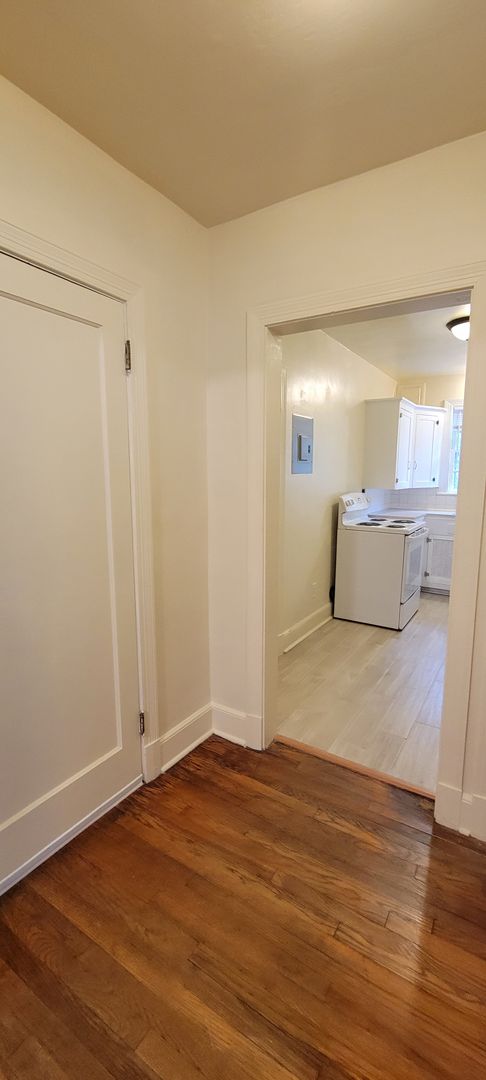 1 bed, 1 bath, $1,095