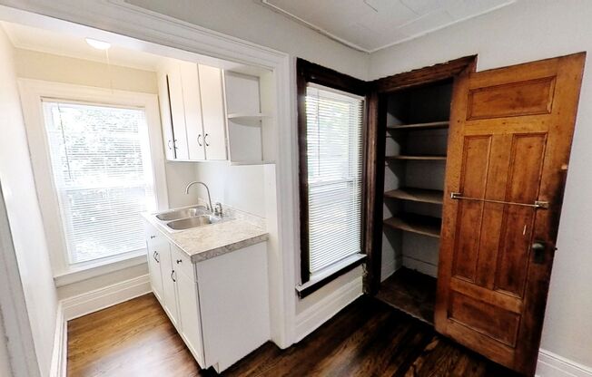 2 beds, 1 bath, 800 sqft, $1,295, Unit 289-B Pearl