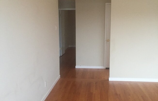 1 bed, 1 bath, 600 sqft, $2,300