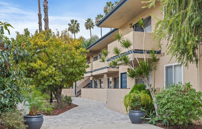 Tarzana Court Apartments