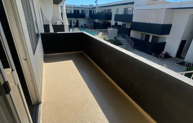 Encino Parkwest Apartments