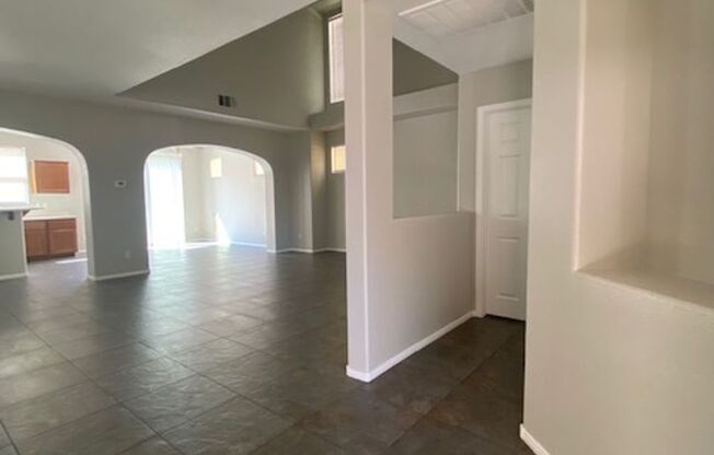 Southern Highlands 4 Bedroom- Single Family Home!