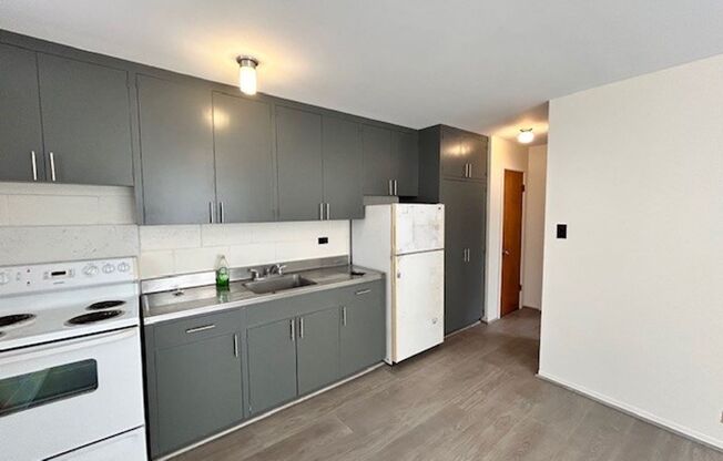 1 bed, 1 bath, $1,400, Unit # 2