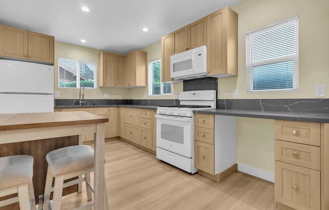 3964 1/2 LN SALLE AVE