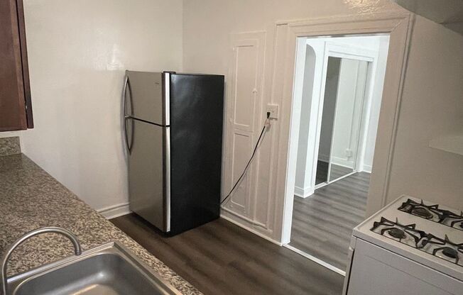 Studio, 1 bath, 575 sqft, $1,295, Unit 204