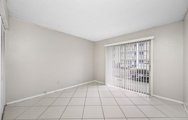 2 beds, 1 bath, 850 sqft, $1,680, Unit C112