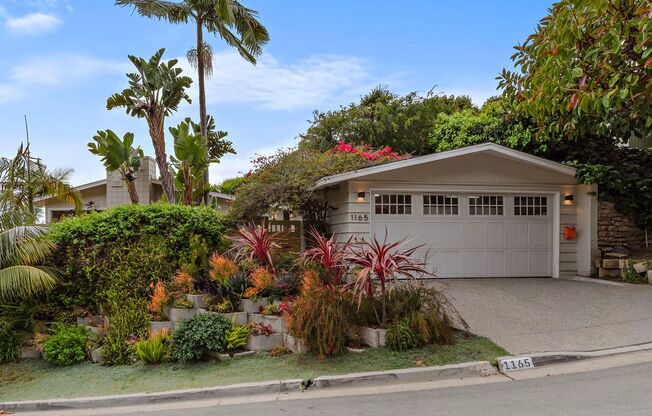 Mid-century modern meets industrial chic in Laguna Beach!