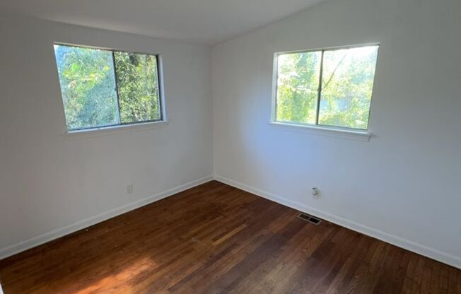 3 beds, 1 bath, $1,450