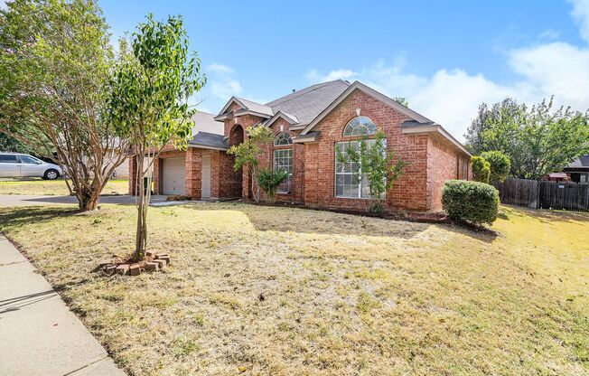 Updated 3-2 near Lake Arlington!
