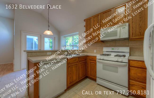 1632 BELVEDERE PL
