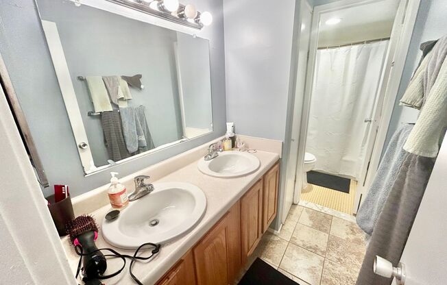 2 beds, 1 bath, 768 sqft, $2,425, Unit 325