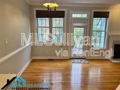 3 beds, 2.5 baths, 1,910 sqft, $2,100