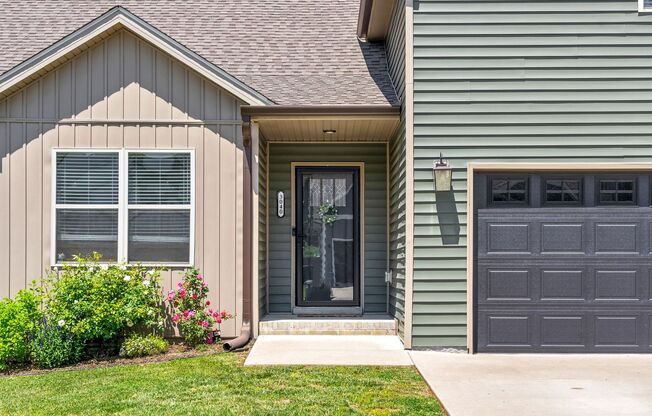 3 bedroom Pet Friendly Home For Rent Near Needmore Road!