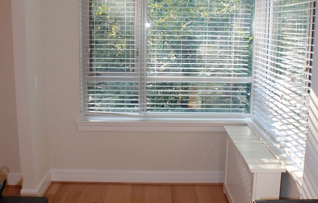 1 bed, 1 bath, 701 sqft, $2,625, Unit 219