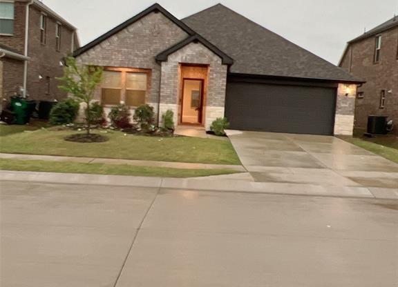 516 TAYLOR DR