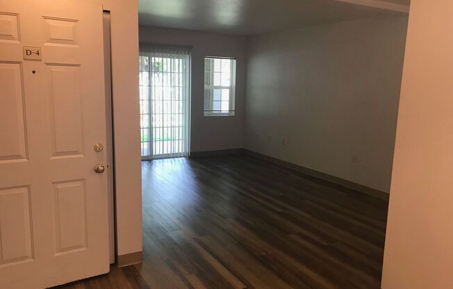 2 beds, 1 bath, 950 sqft, $1,550, Unit D-02