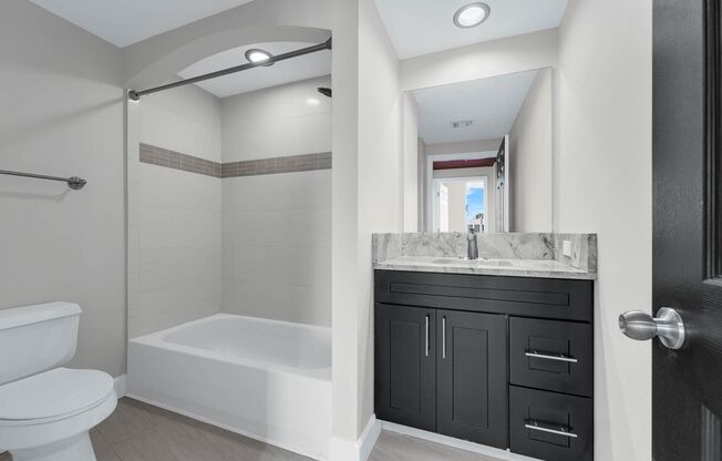 2 beds, 2 baths, $2,850, Unit #1911