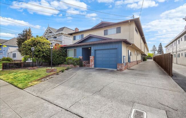 1216 Regent St. #D - 2 bedroom | 1.5 bath | Townhouse style apartment